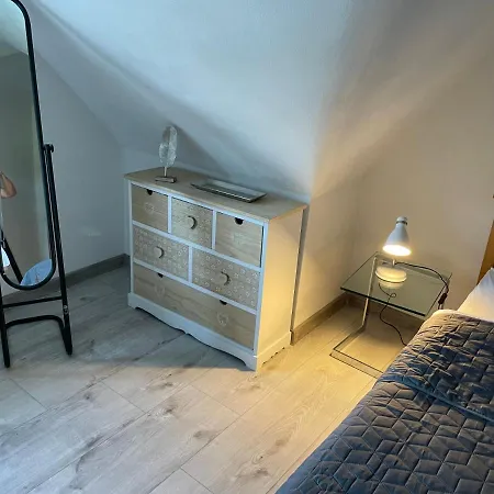 Fewo Am Fusse Der Landeskrone Mit Sauna 3og Apartment
